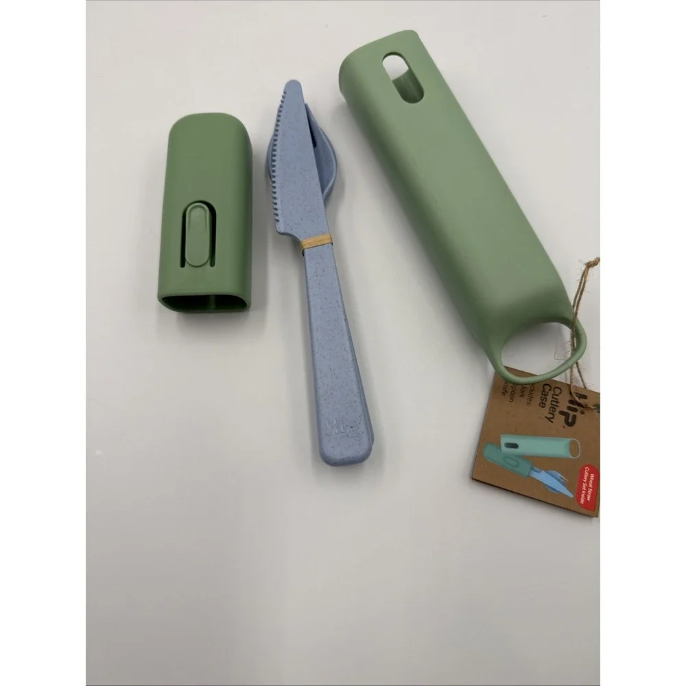 Wheat Straw Cutlery Set Inside Hip Cutlet Case• 1 Fork, 1 Spoon & 1 Knife